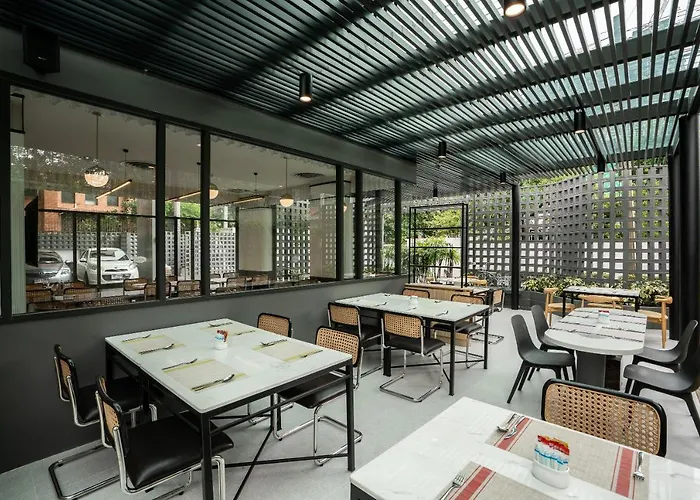 Amber Sukhumvit 85 3*