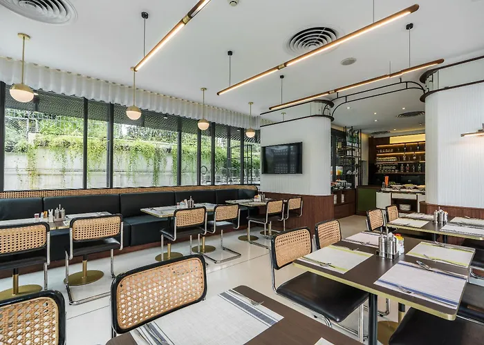 Amber Sukhumvit 85 Hotel Bangkok
