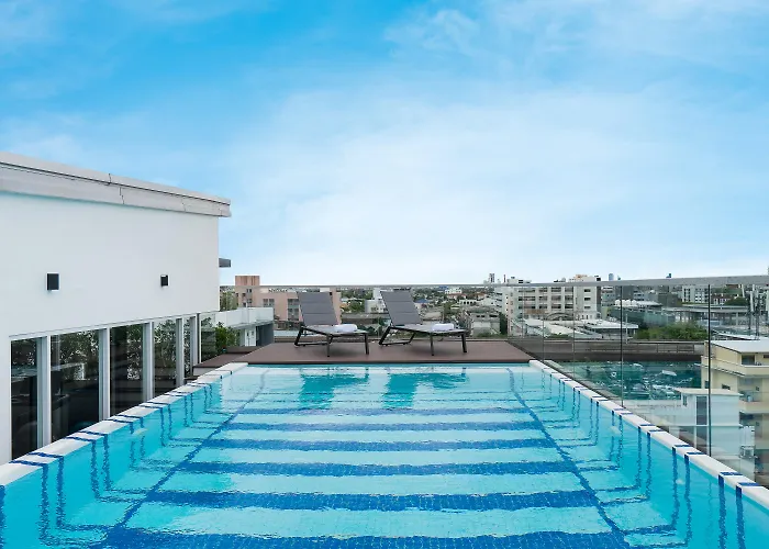 Amber Sukhumvit 85 3*