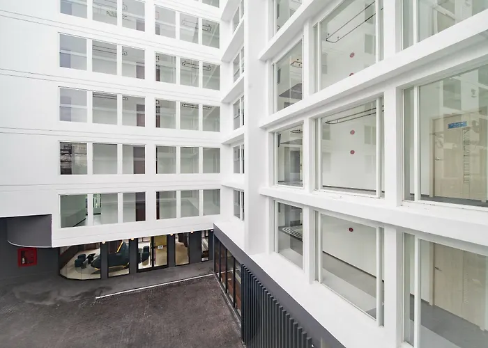 Hotel Amber Sukhumvit 85 3*