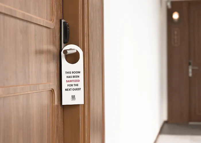 Amber Sukhumvit 85 Hotel 3*