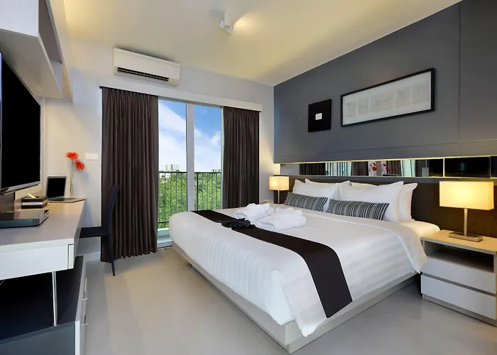 Amber Sukhumvit 85 3*