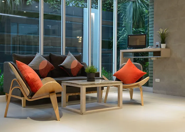 Amber Sukhumvit 85 3*
