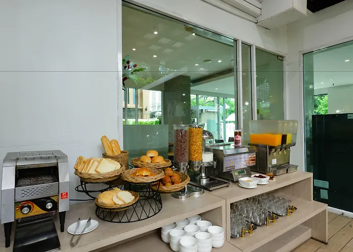 Amber Sukhumvit 85 Hotel