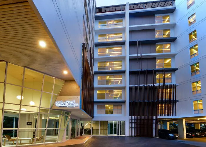 Amber Sukhumvit 85 Hotel 3*