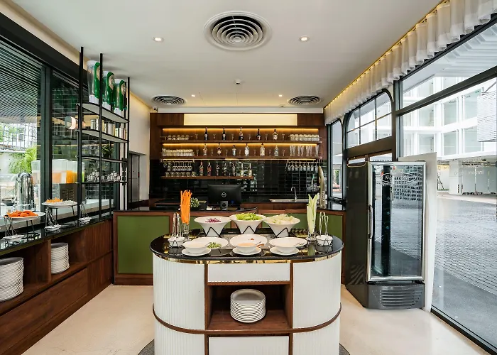 Amber Sukhumvit 85 3*