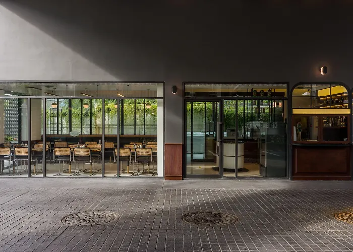 Amber Sukhumvit 85 Hotel