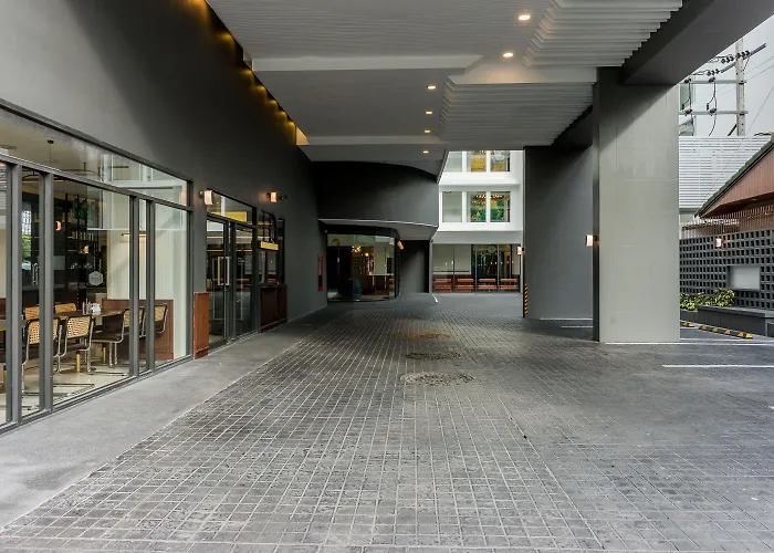 Amber Sukhumvit 85 Hotel