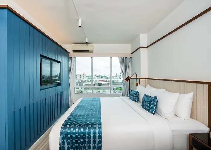 Amber Sukhumvit 85 Hotel 3*