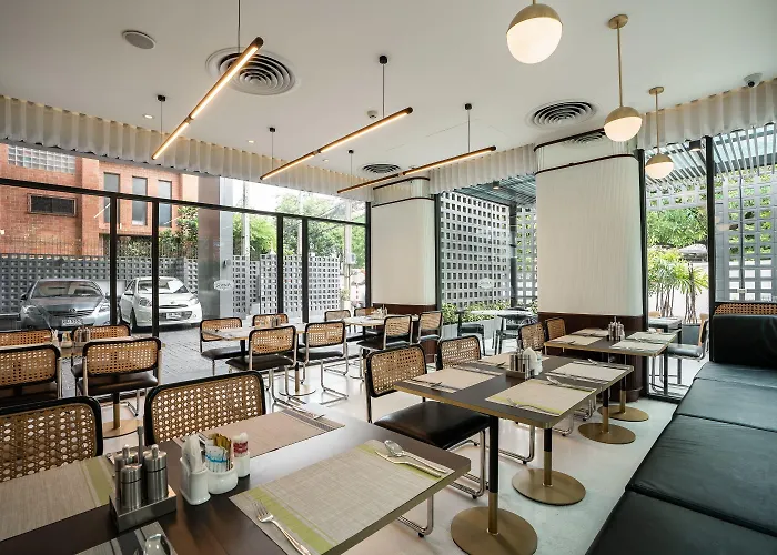 Amber Sukhumvit 85 3*